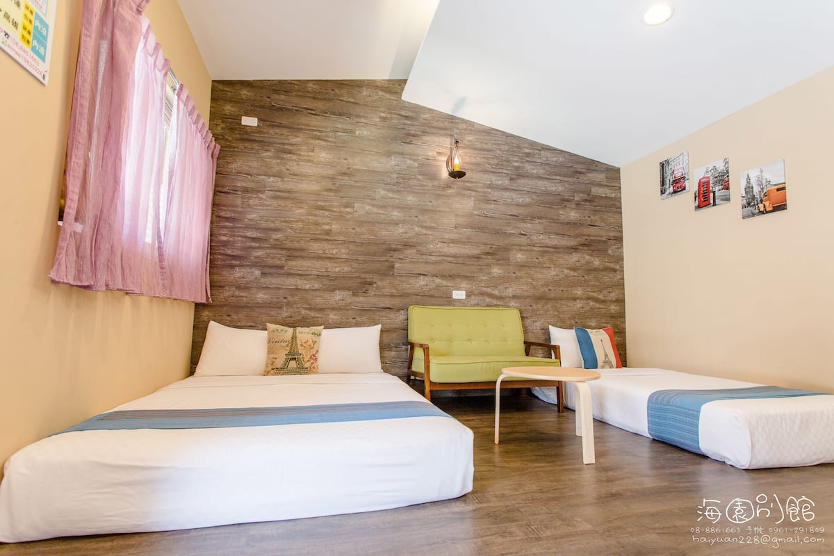 Elite Triple Room, 1 Bedroom | Desk, soundproofing, free WiFi, bed sheets