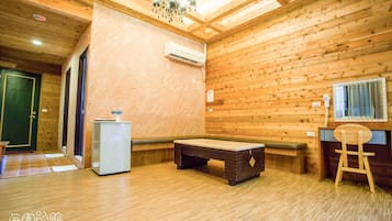 Family Room, 1 Bedroom, 2 Bathrooms | Desk, soundproofing, free WiFi, bed sheets