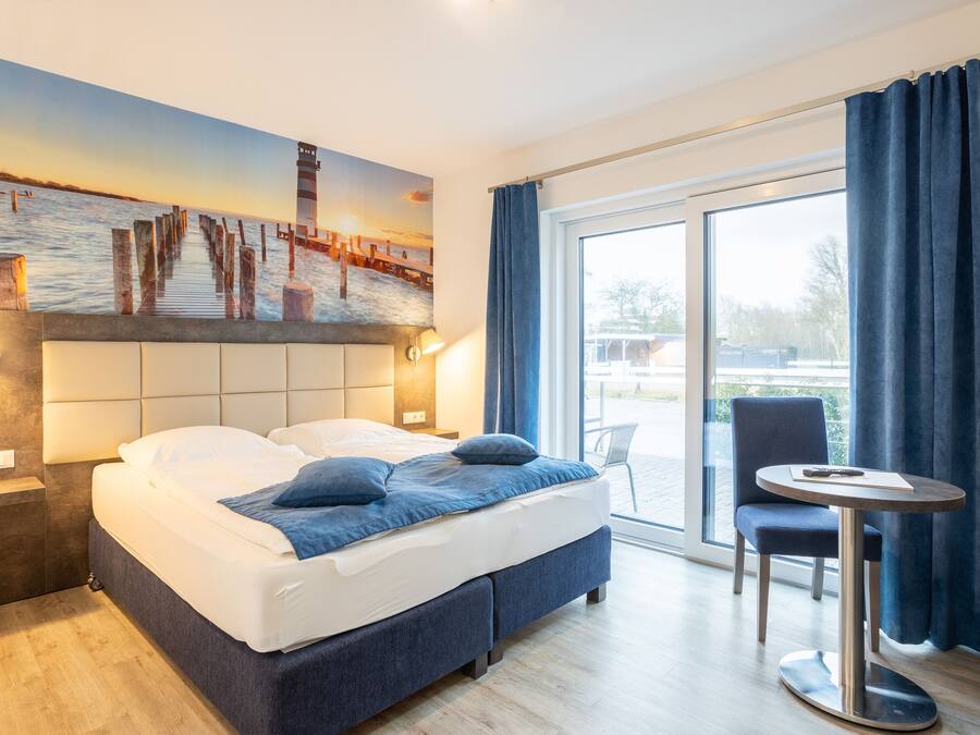 Hypo-allergenic bedding, free WiFi