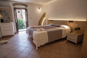 Monolocale con Balcone | Ropa de cama de alta calidad, minibar, decoración individual