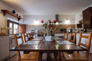 24-inch LCD TV with digital channels, TV, DVD player - B&B La Suite (Milazzo)