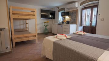 Ropa de cama de alta calidad, minibar y decoración personalizada