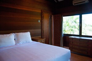 5 bedrooms, desk, rollaway beds, free WiFi