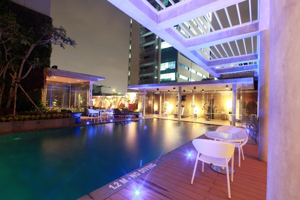 Outdoor pool, sun loungers
