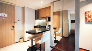 Kamar Eksekutif (Ra Executive Room Only) | Dapur pribadi | Lemari es dan ketel listrik