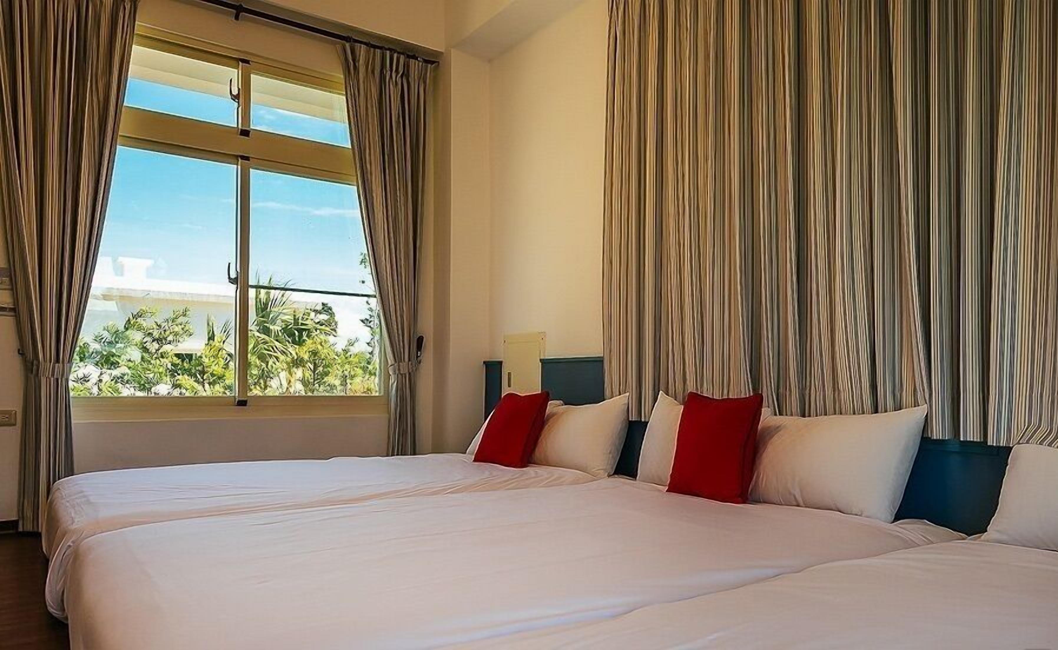 Family Room | Desk, blackout curtains, soundproofing, rollaway beds