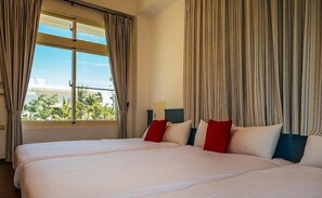 Habitación familiar | Escritorio, cortinas opacas, sistema de insonorización