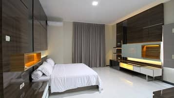Premium bedding, desk, soundproofing, rollaway beds