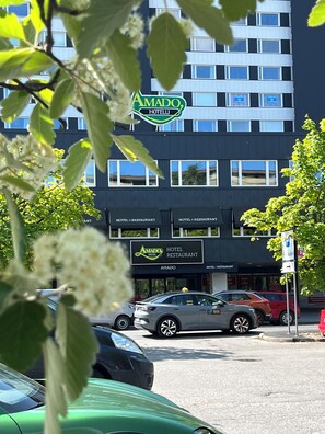 Front of property - Hotel Amado (Pori)