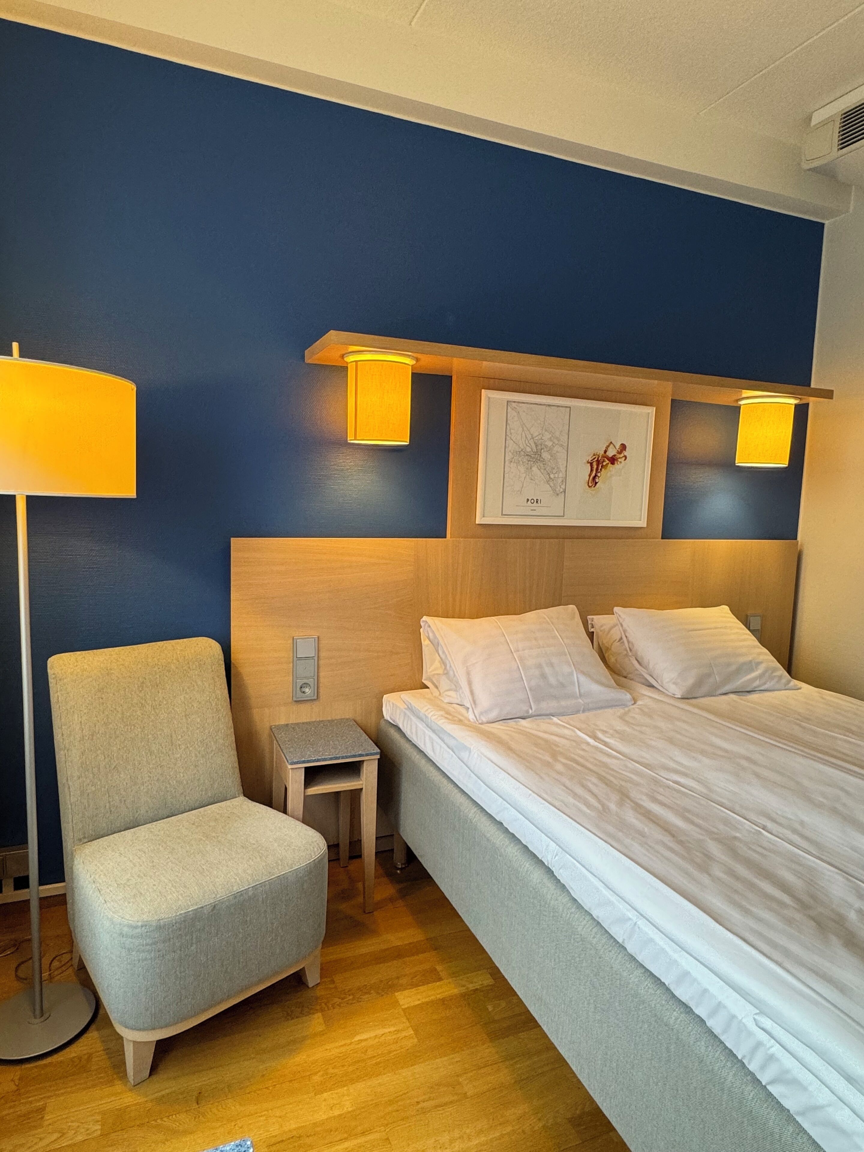 Comfort Double or Twin Room | Desk, free WiFi, bed sheets
