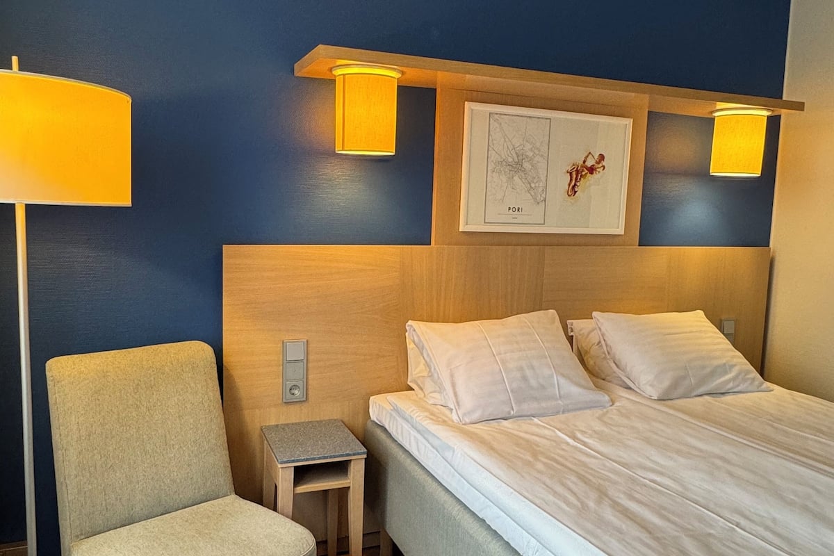 Comfort Double or Twin Room | Desk, free WiFi, bed sheets