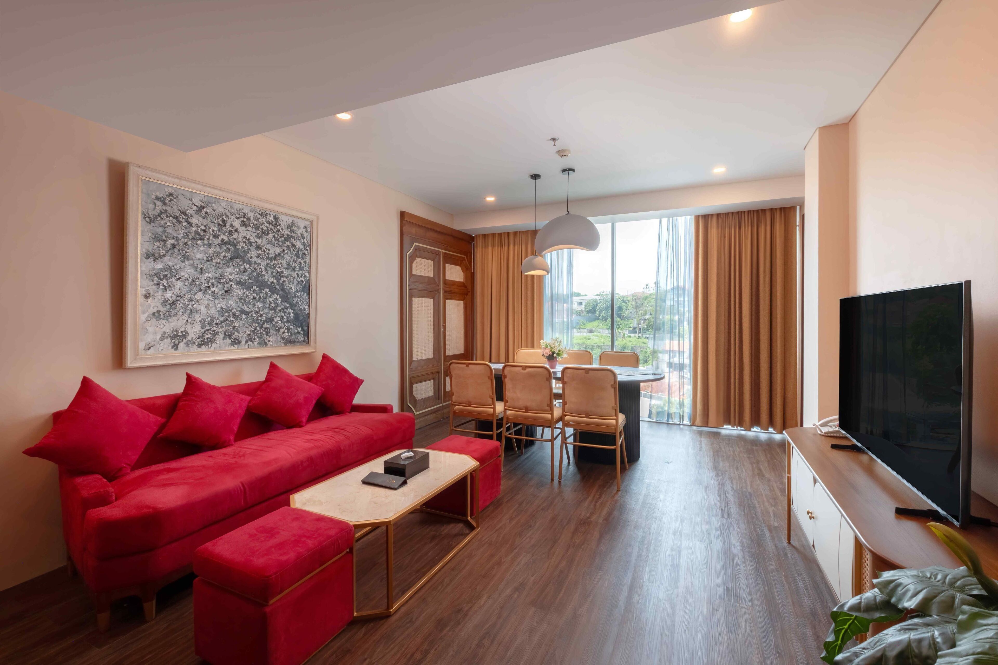 Executive Suite | Luxe beddengoed, een minibar, een kluis op de kamer, een bureau