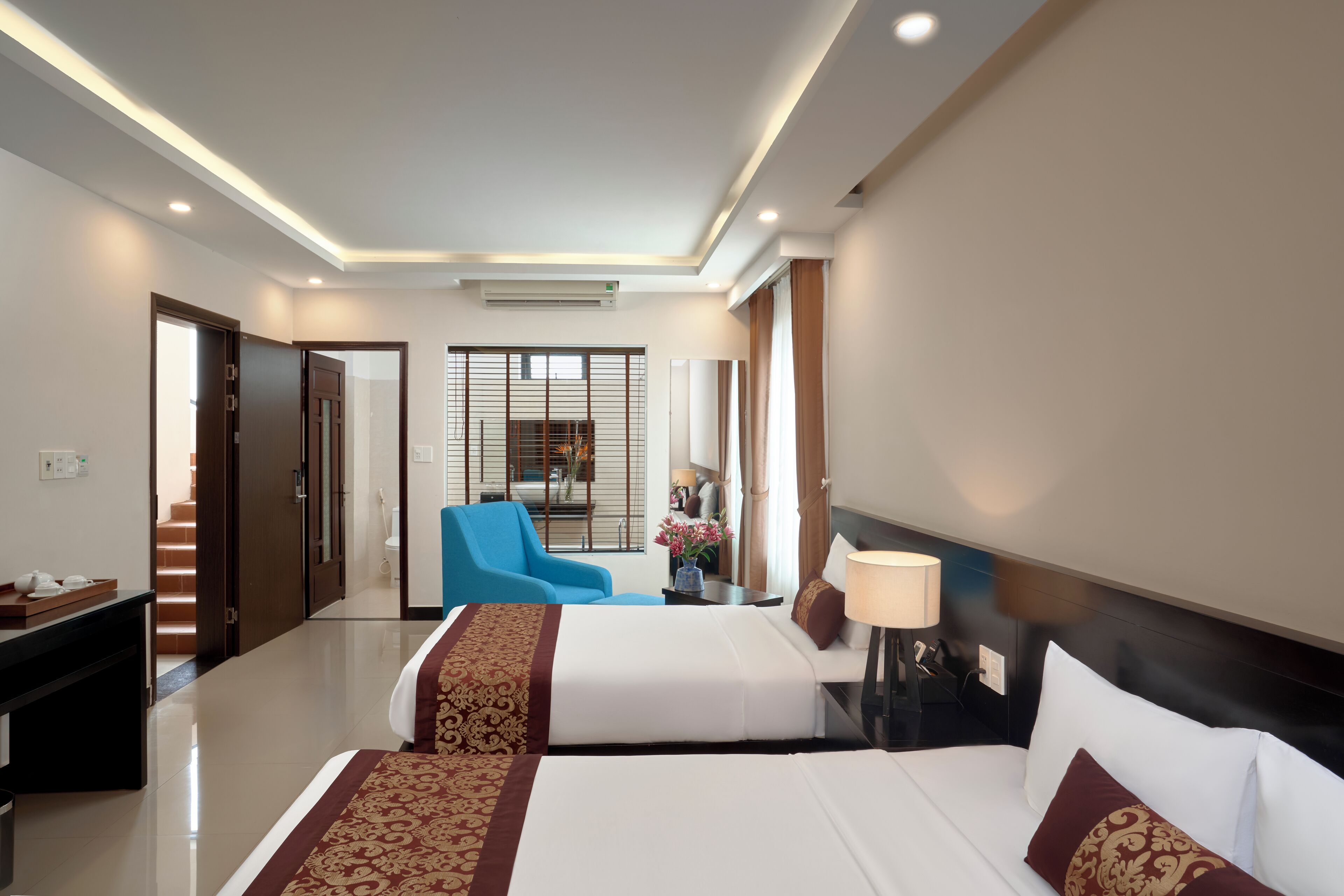 triple suite, balcony with view | 2 bedrooms, minibar, individually decorated, individually furnished