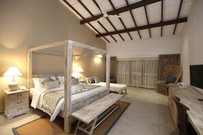 Suite | In-room safe, desk, soundproofing, iron/ironing board - The Beach Boutique Hotel (Uswetakeiyawa)
