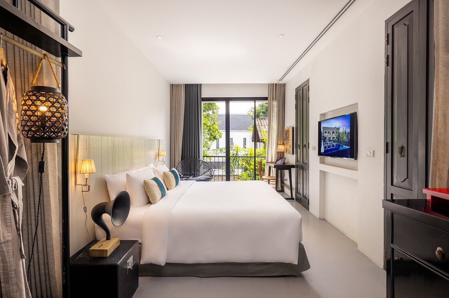 Photo - Hotel Ping Silhouette