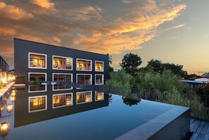 Outdoor pool, sun loungers