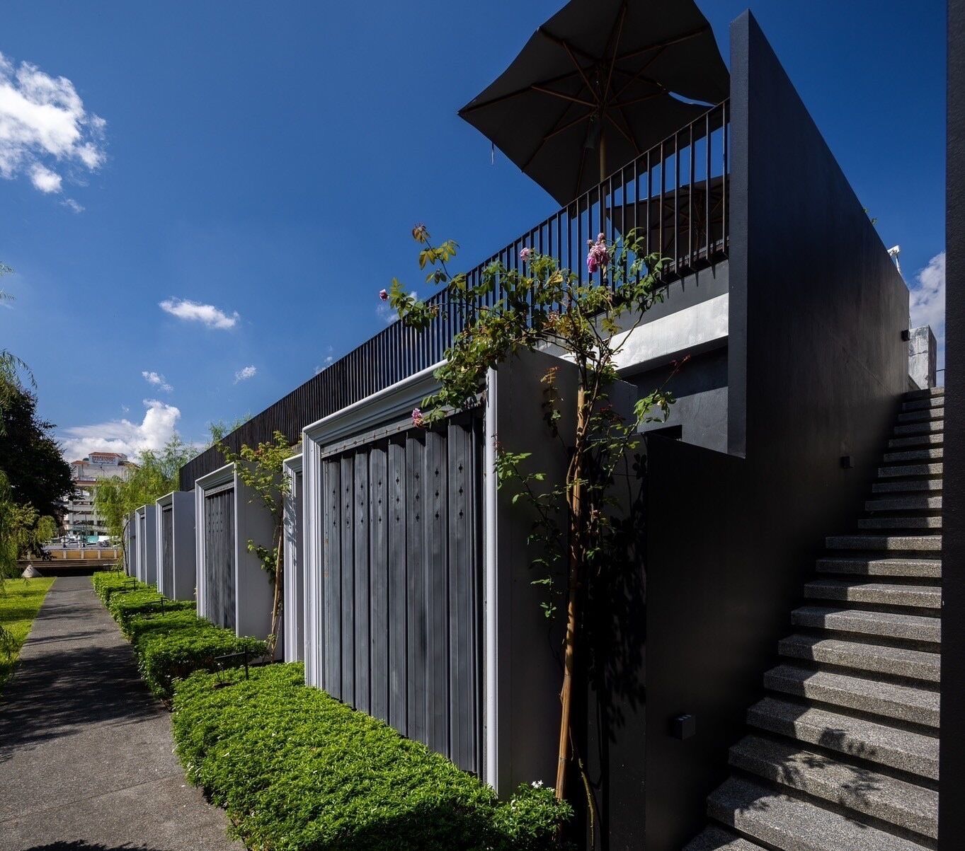 Photo - Hotel Ping Silhouette