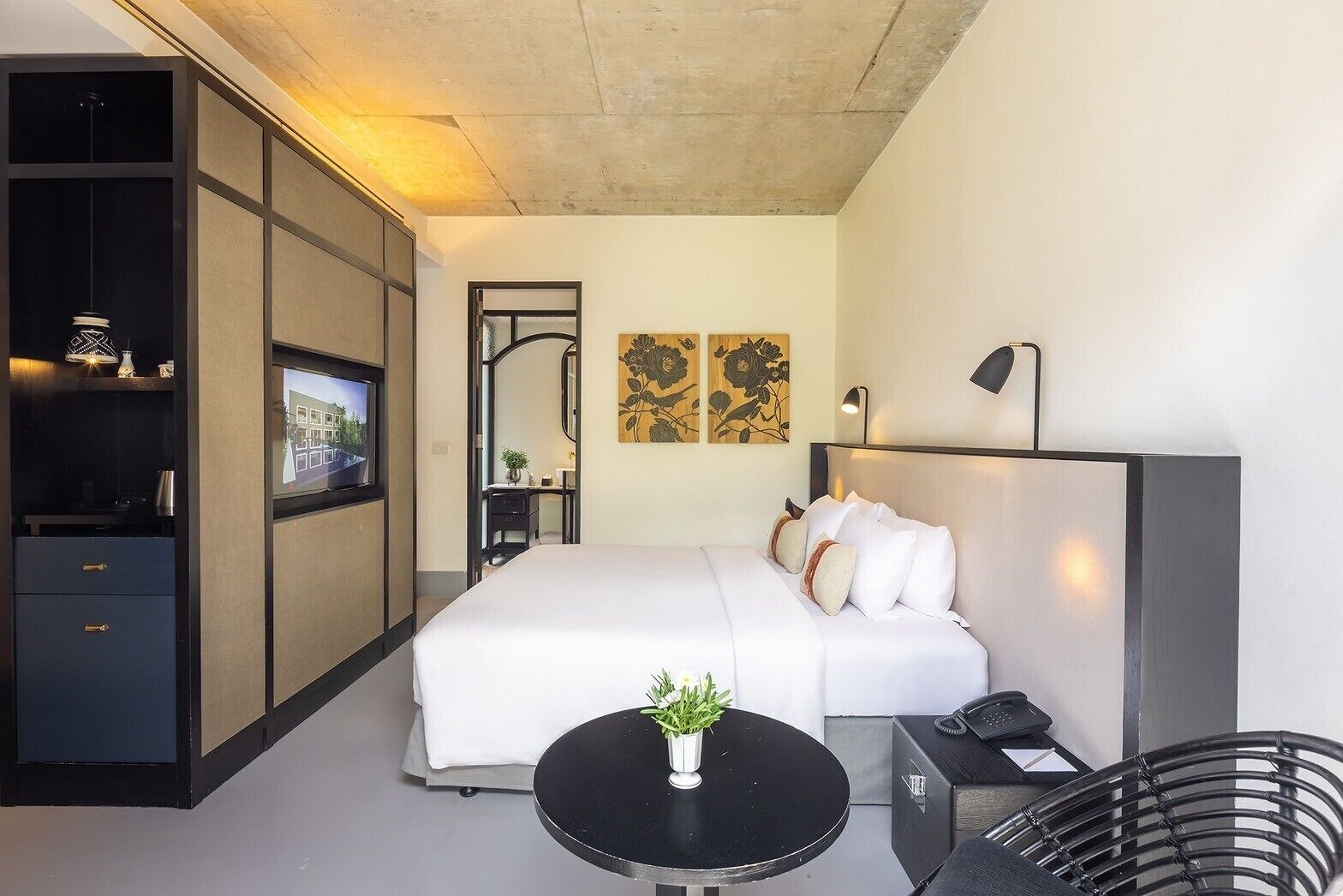 Photo - Hotel Ping Silhouette