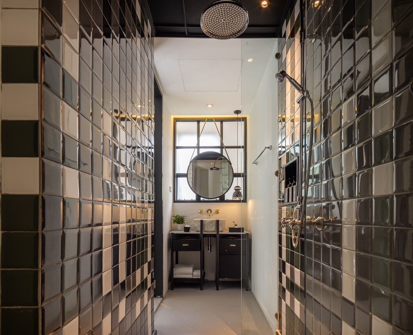 Photo - Hotel Ping Silhouette