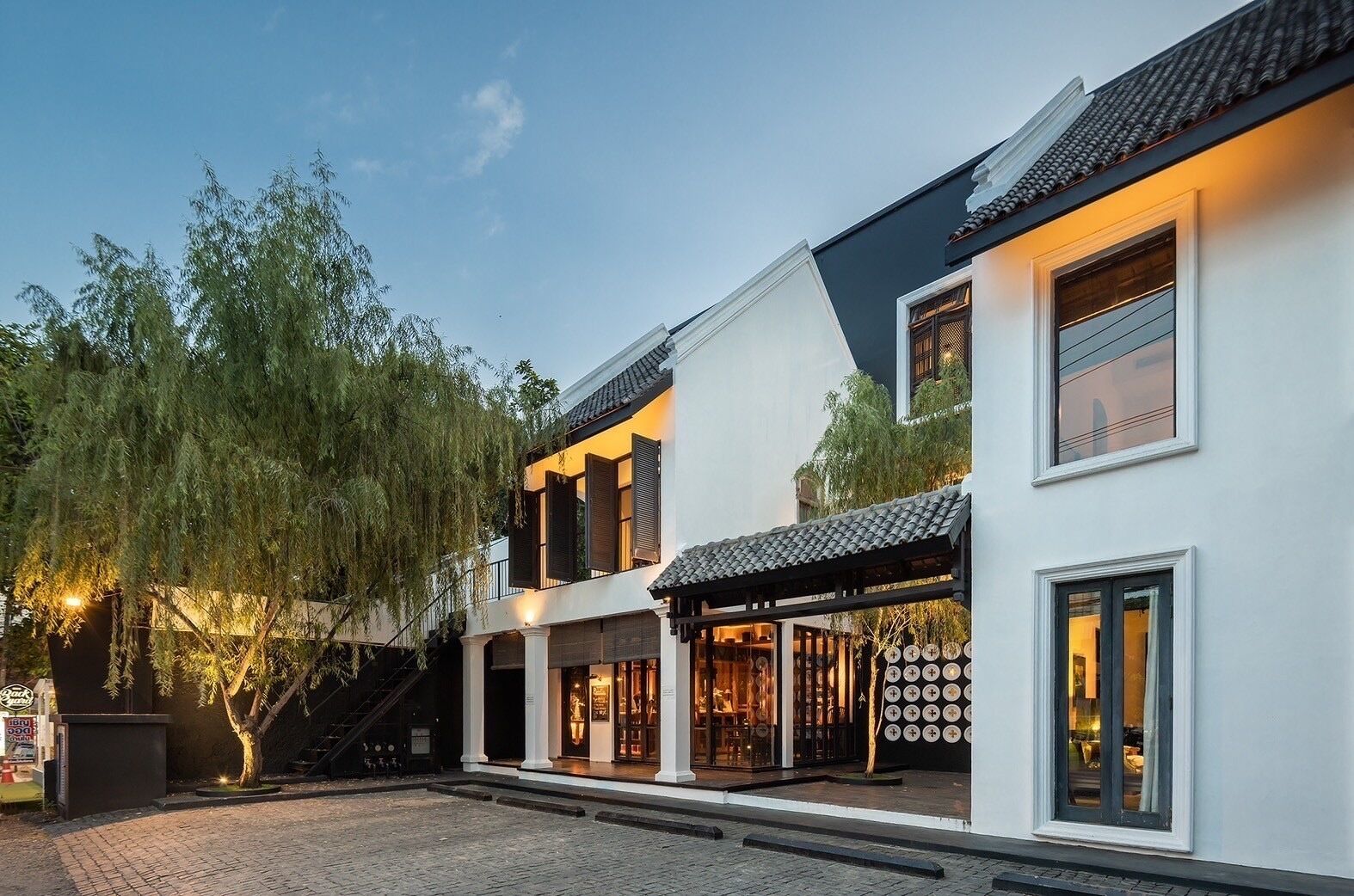 Photo - Hotel Ping Silhouette