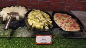 Dagelijks ontbijtbuffet (IDR 50000 per persoon)