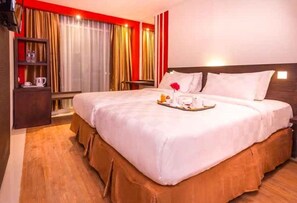 Minibar, in-room safe, desk, free WiFi - Redstar Hotel (Jakarta)