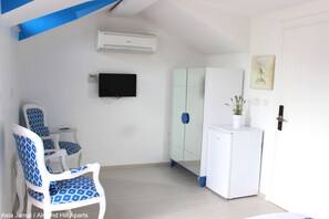 Paint House | Cortinas opacas, sistema de insonorización, wifi gratis y ropa de cama