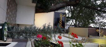 Almond Hill Apart