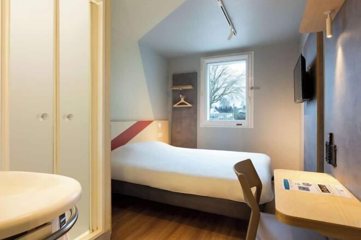 Bureau, rideaux occultants, chambres insonorisées, Wi-Fi gratuit