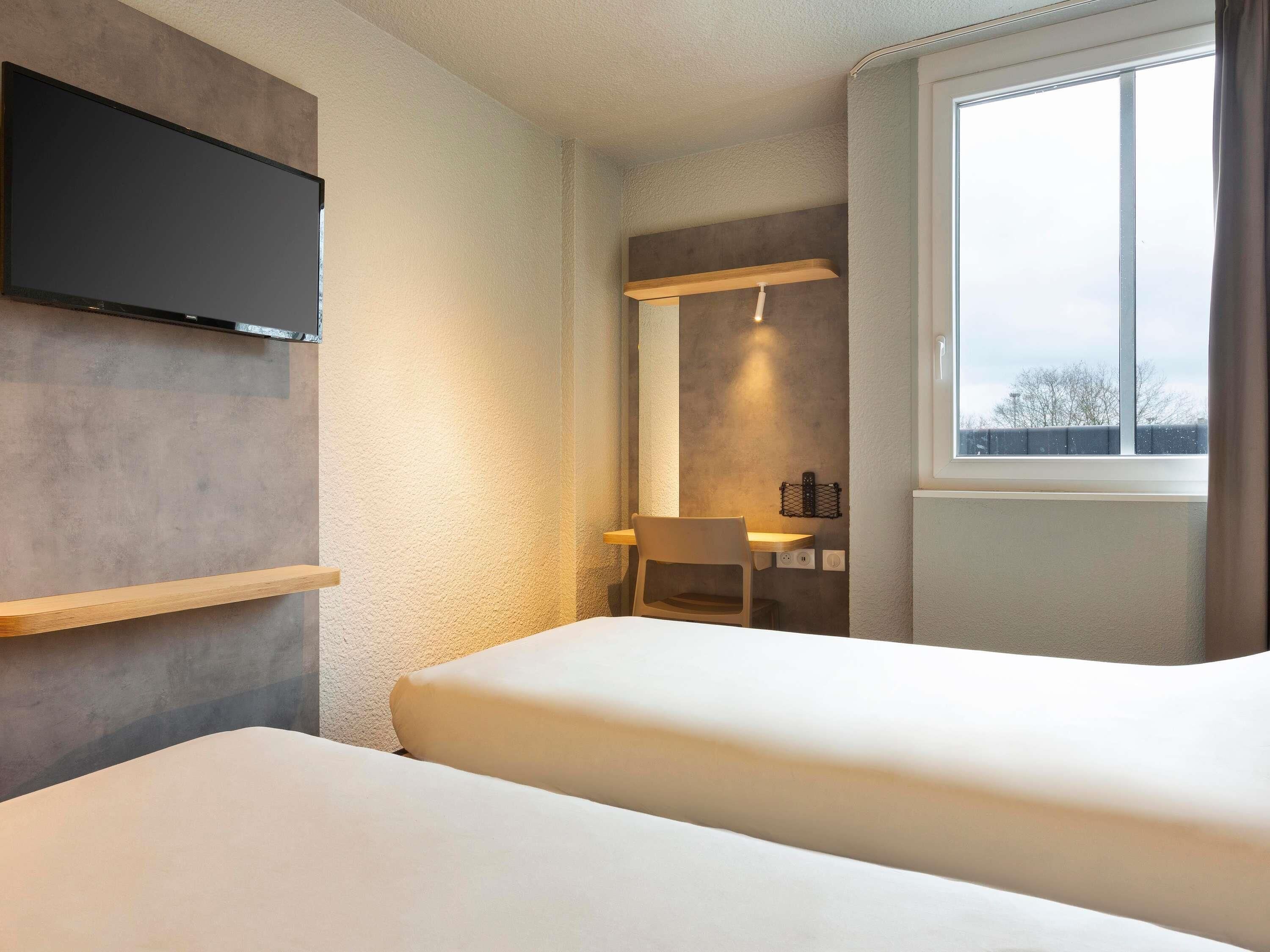twin room, 2 single beds | desk, blackout curtains, soundproofing, free wifi