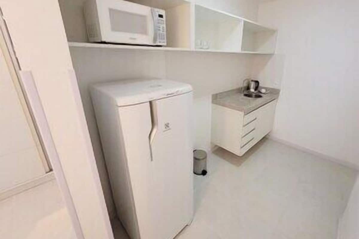 Refrigerador, microondas