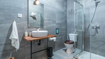 Standard Double Room, Private Bathroom (Duplo WC Privada Externa) | Bathroom