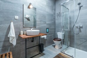 Kamar Double Standar, kamar mandi pribadi (Duplo WC Privada Externa) | Kamar mandi