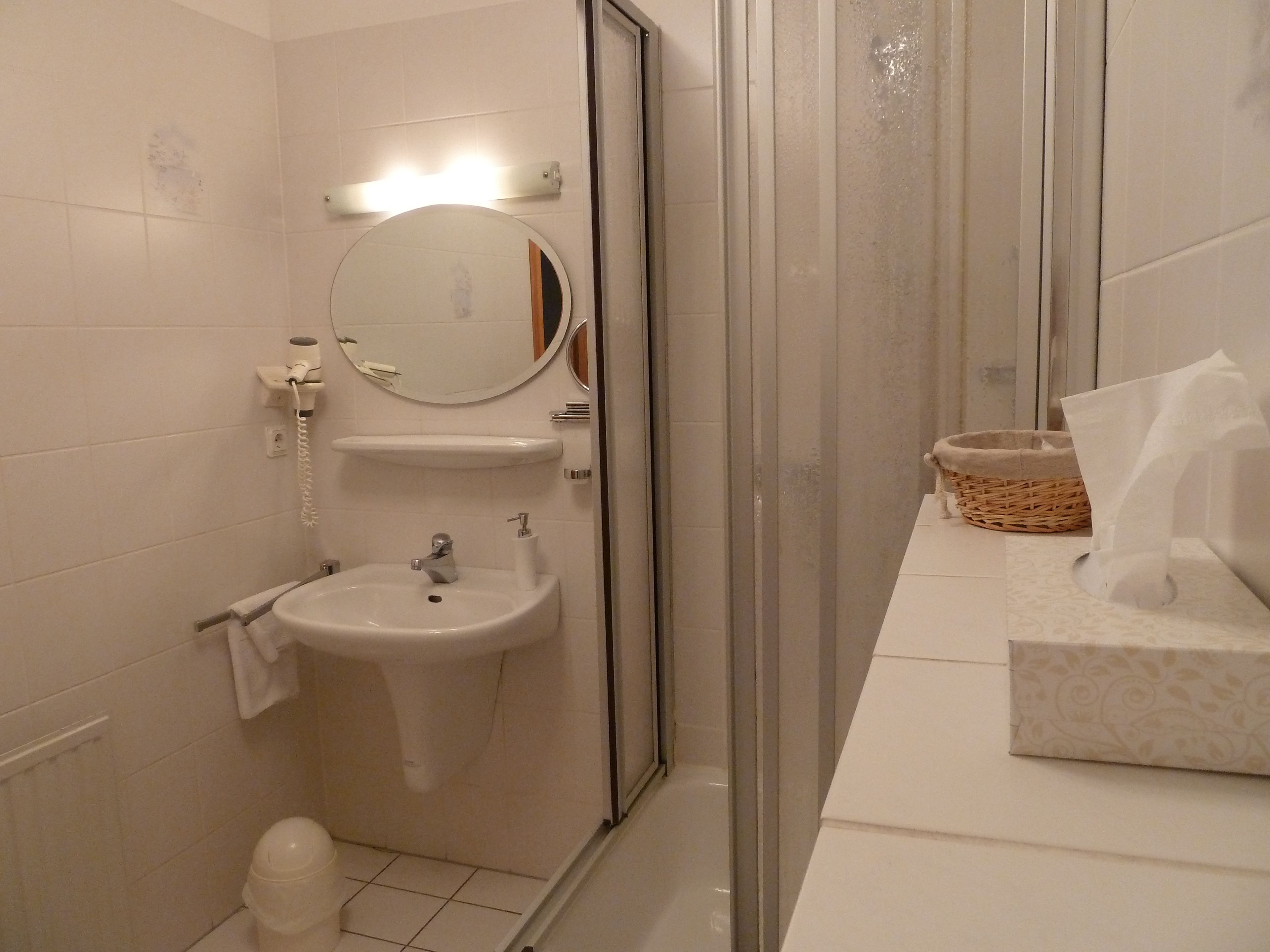 double room | bathroom | free toiletries, hair dryer, towels