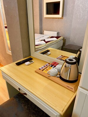 Bettwäsche aus ägyptischer Baumwolle, Daunenbettdecken, Minibar
