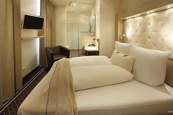 In-room safe, desk, soundproofing, iron/ironing board