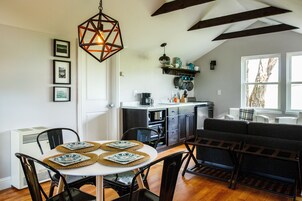 Family Studio Suite, Kitchen, Mountain View (Pet Free) | Soundproofing, iron/ironing board, free WiFi, bed sheets