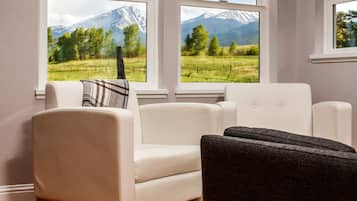 Suite Studio Familiale, cuisine, vue montagne (Pet Free) | Vue sur les montagnes