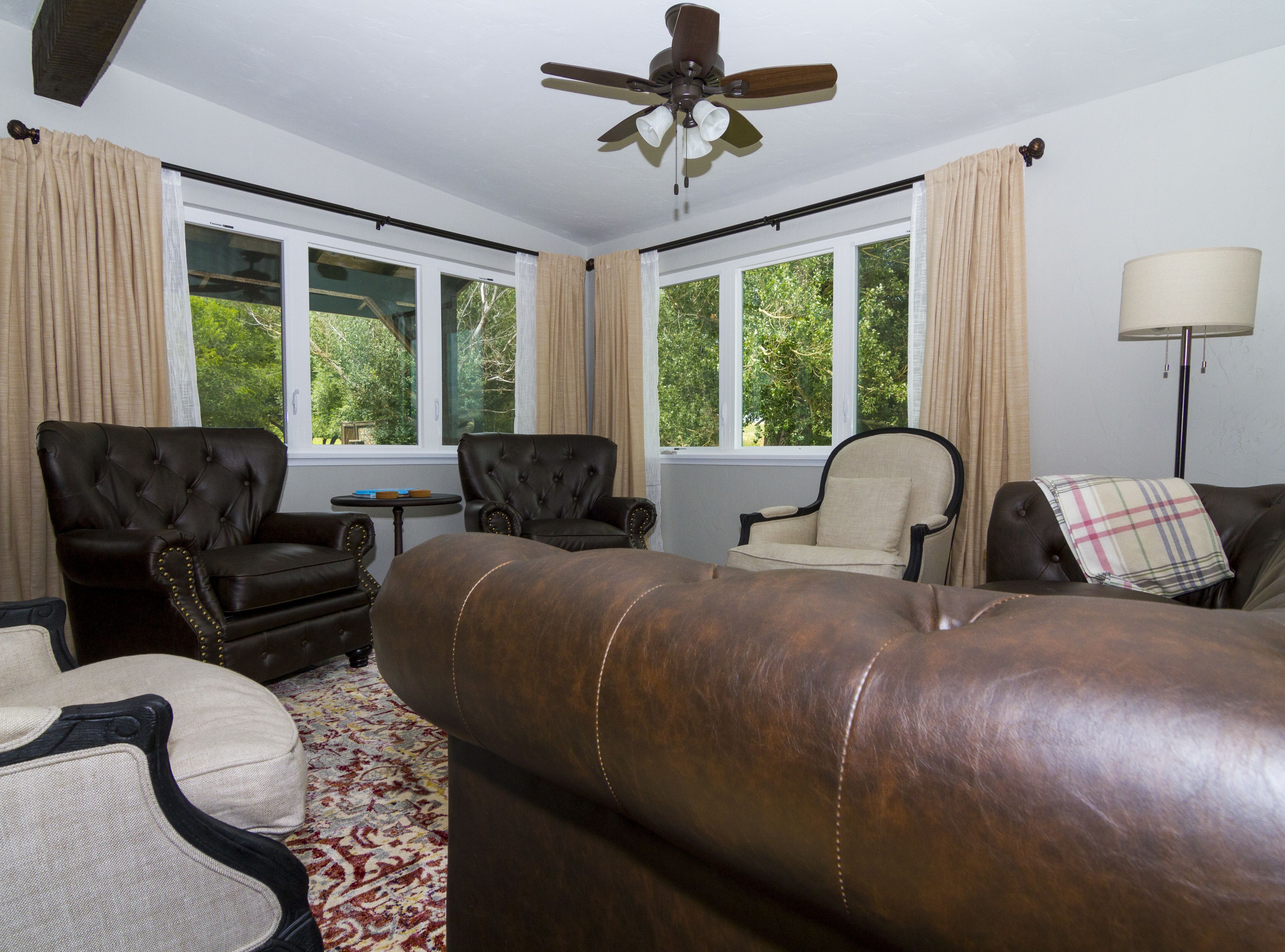 Panoramic House, 4 Bedrooms, Kitchen, Mountain View (Pet Free) | Living area | TV