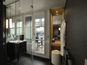 Rom (Privilege Top Room Floor) | Bad | Designertoalettartikler, hårføner, tøfler og håndklær