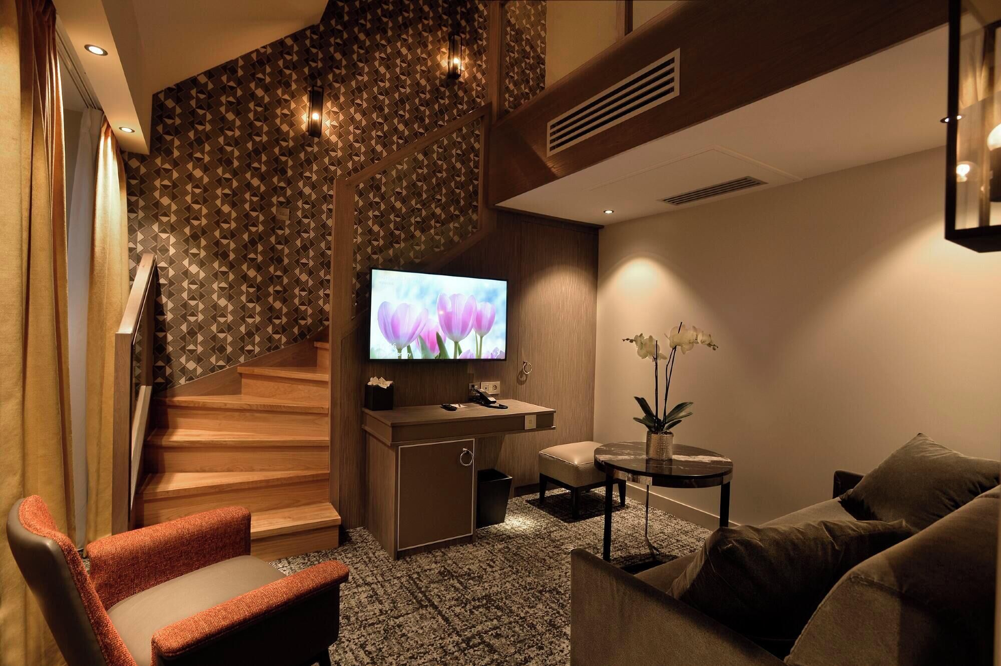 signature duplex | 1 bedroom, minibar, in-room safe, individually decorated