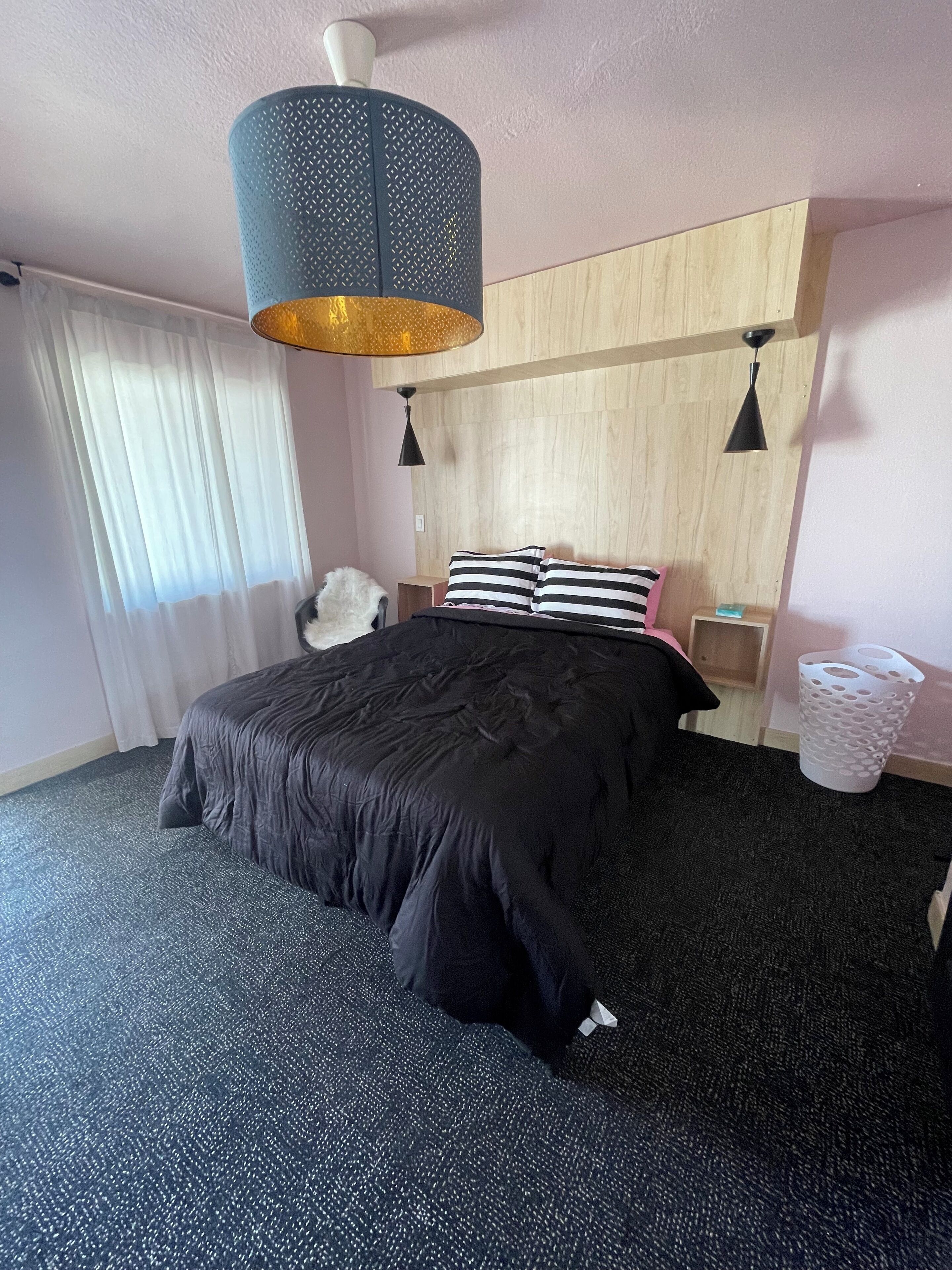 Chambre Deluxe, 1 grand lit | Literie de qualité, lit avec matelas en mousse à mémoire, décor unique