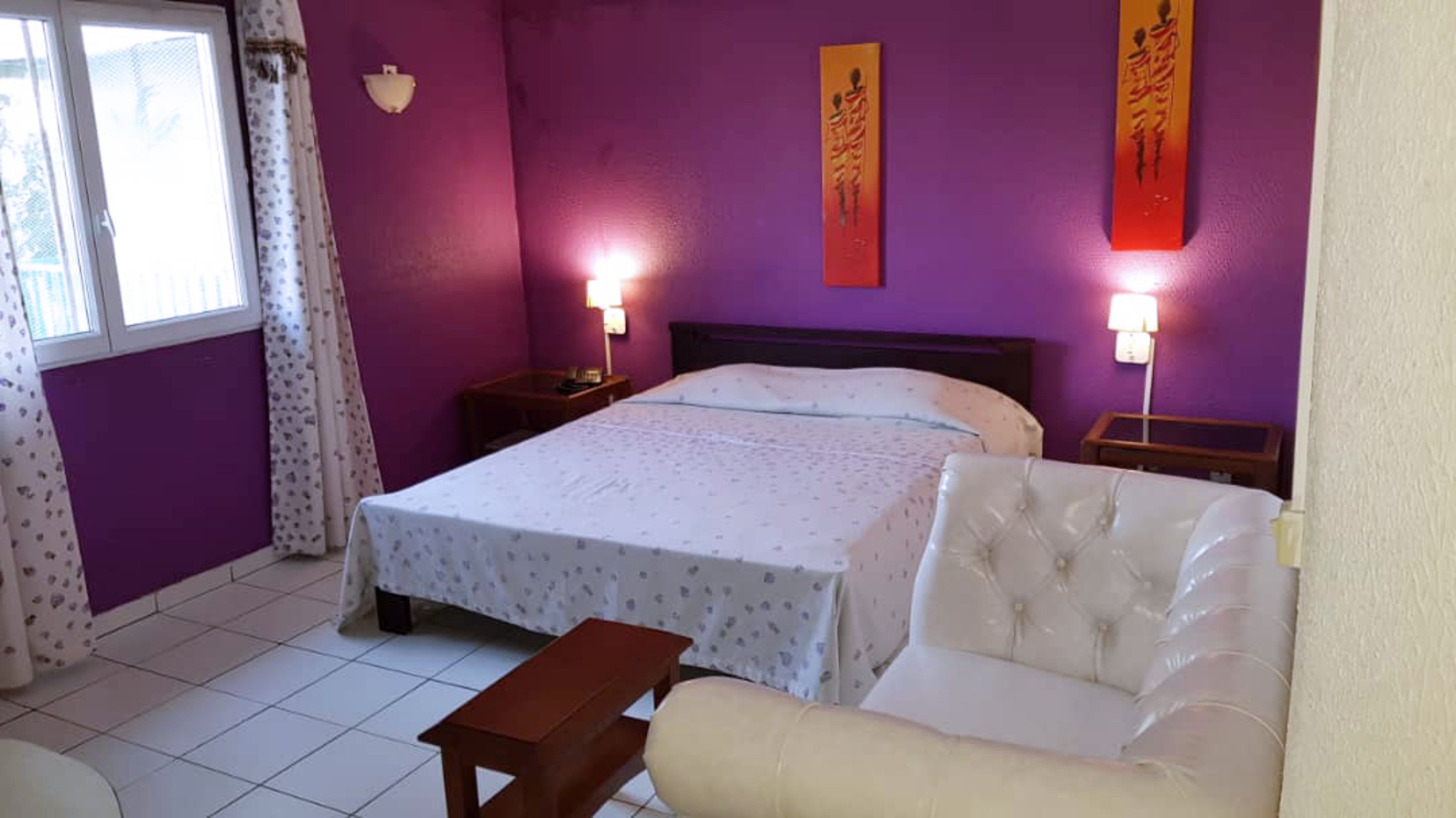 Comfort dubbelrum | Sängtillbehör av högsta kvalitet, skrivbord och mörkläggningsgardiner