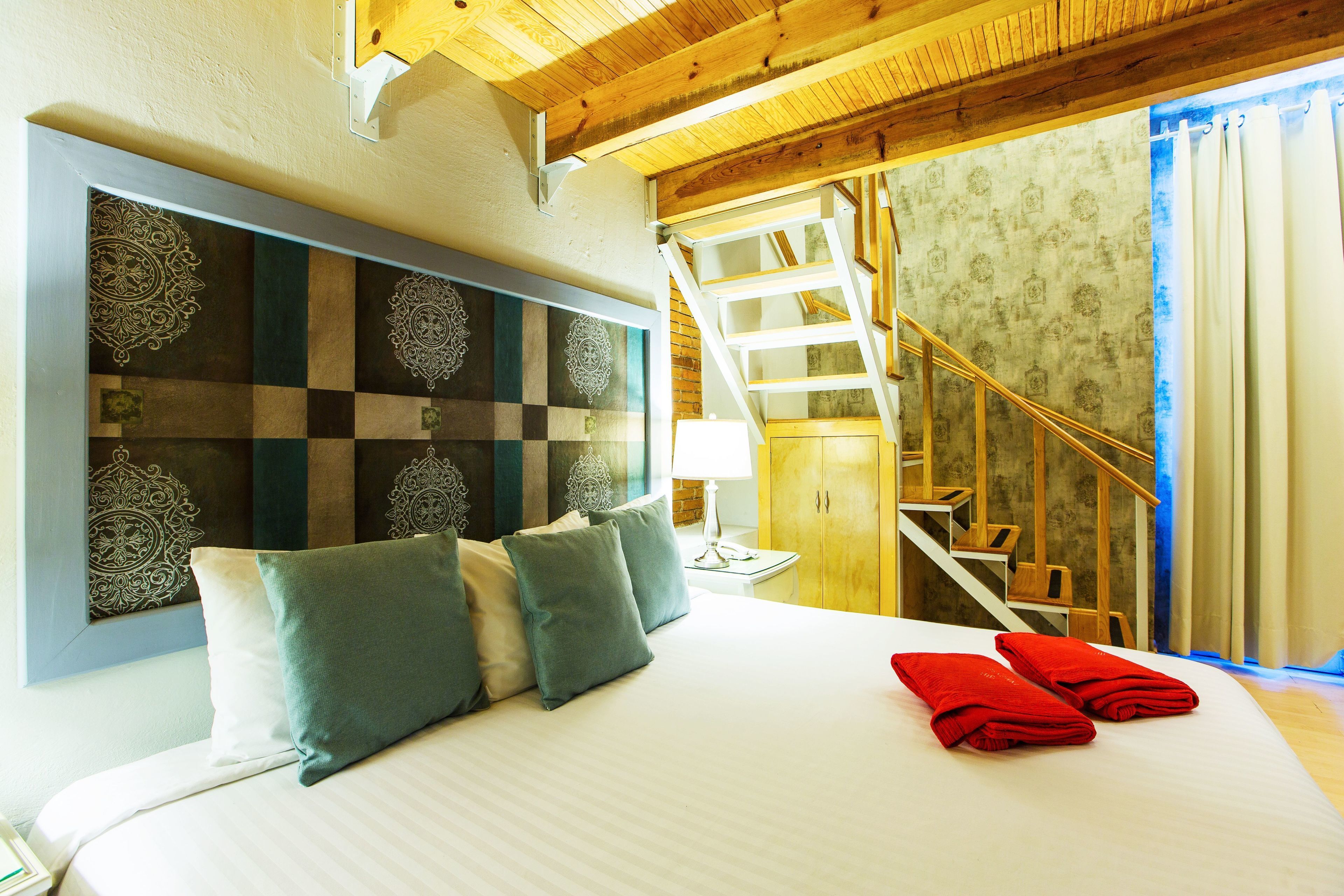 master suite | 1 bedroom, premium bedding, down duvets, in-room safe