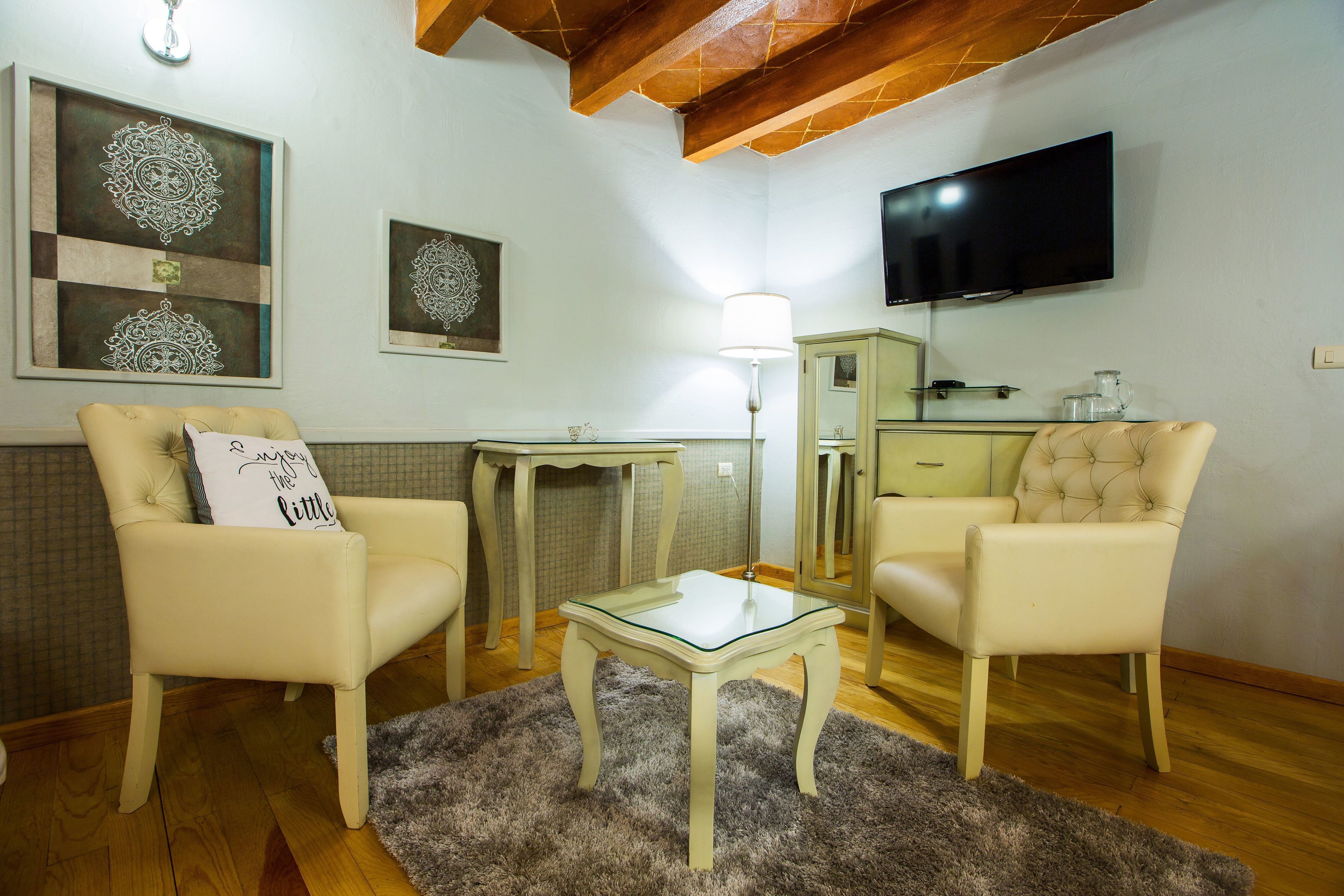 master suite | living area | 32-inch led tv with digital channels, smart tv