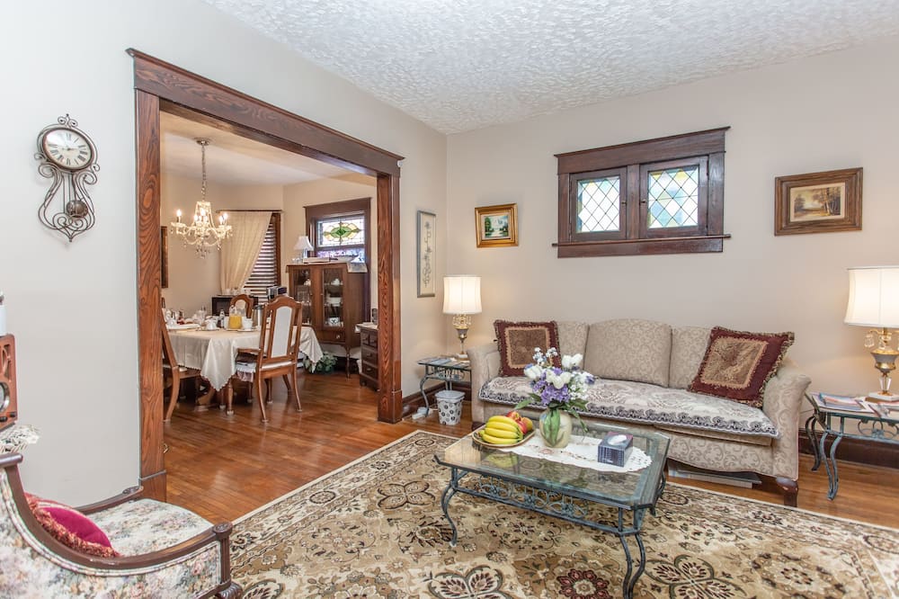 Ambiance by the Falls B&B