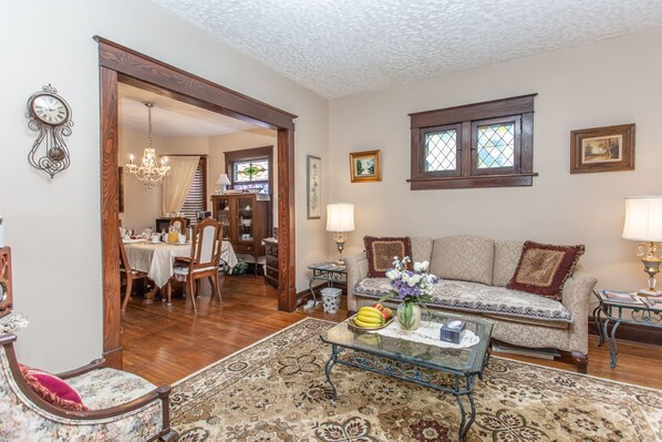 En 32-tommers LCD-TV med Parabol-TV samt TV