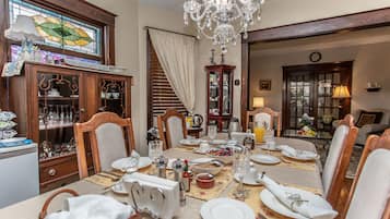 Breakfast area