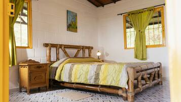 Casa, 4 habitaciones | Cortinas blackout, camas extra gratis y ropa de cama