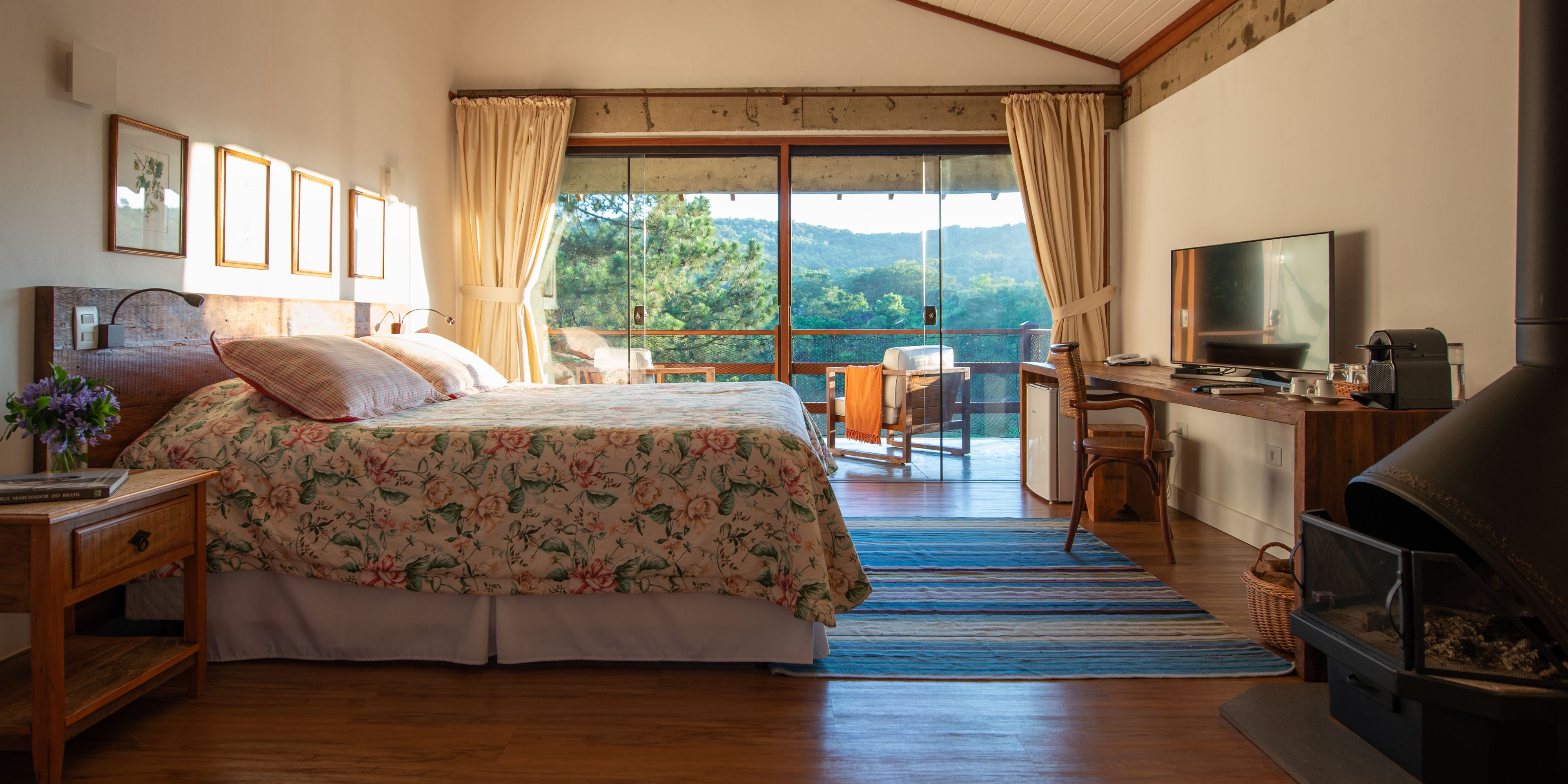 Chalet (Ipe) | Minibar, in-room safe, individually decorated, blackout curtains